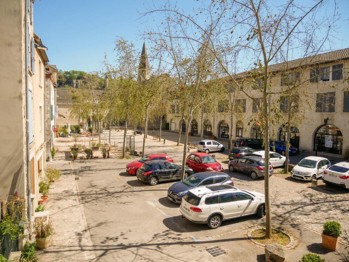 Gîte des Augustins - gitesdesbalcons-com Crémieu Extérieur photo