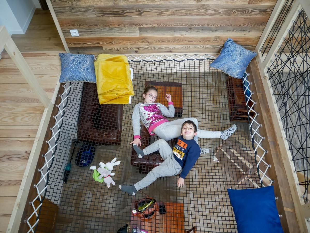 Gîte des Augustins - gitesdesbalcons-com Crémieu Extérieur photo