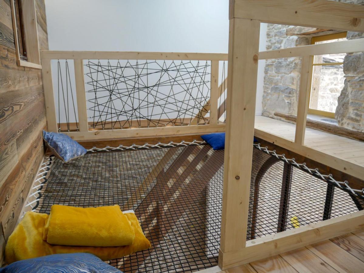 Gîte des Augustins - gitesdesbalcons-com Crémieu Extérieur photo
